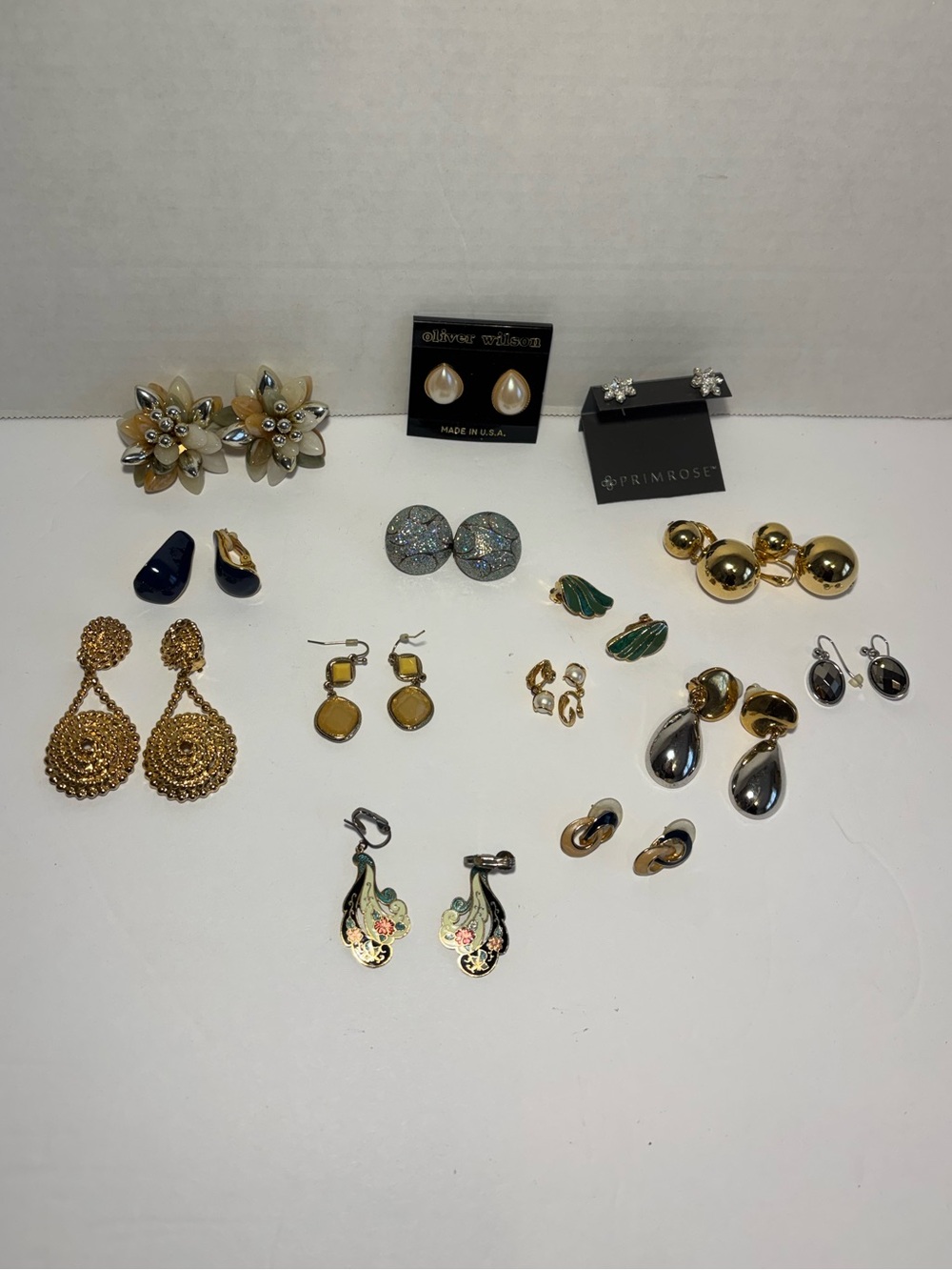 VTG Earrings Lot Of 14 Clip Studs Fish Hook Dangle Gold Tone Silver Tone Enamel